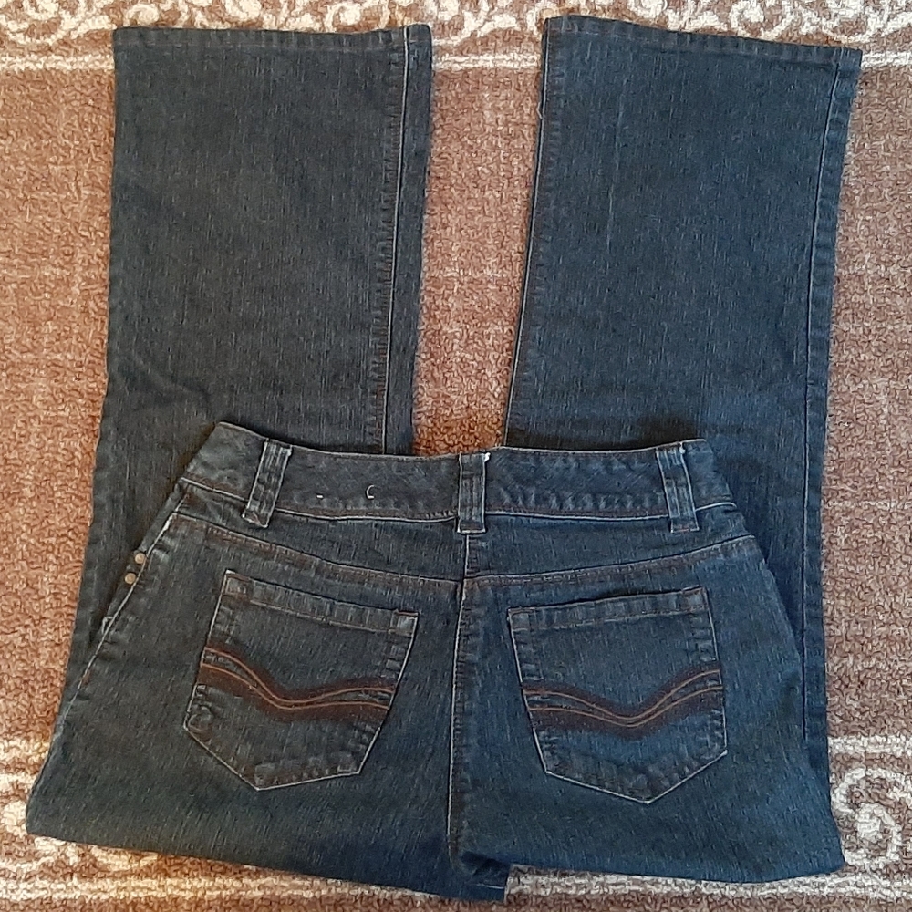 Contrast Jeans ~ Size 26P - Picture 3 of 3